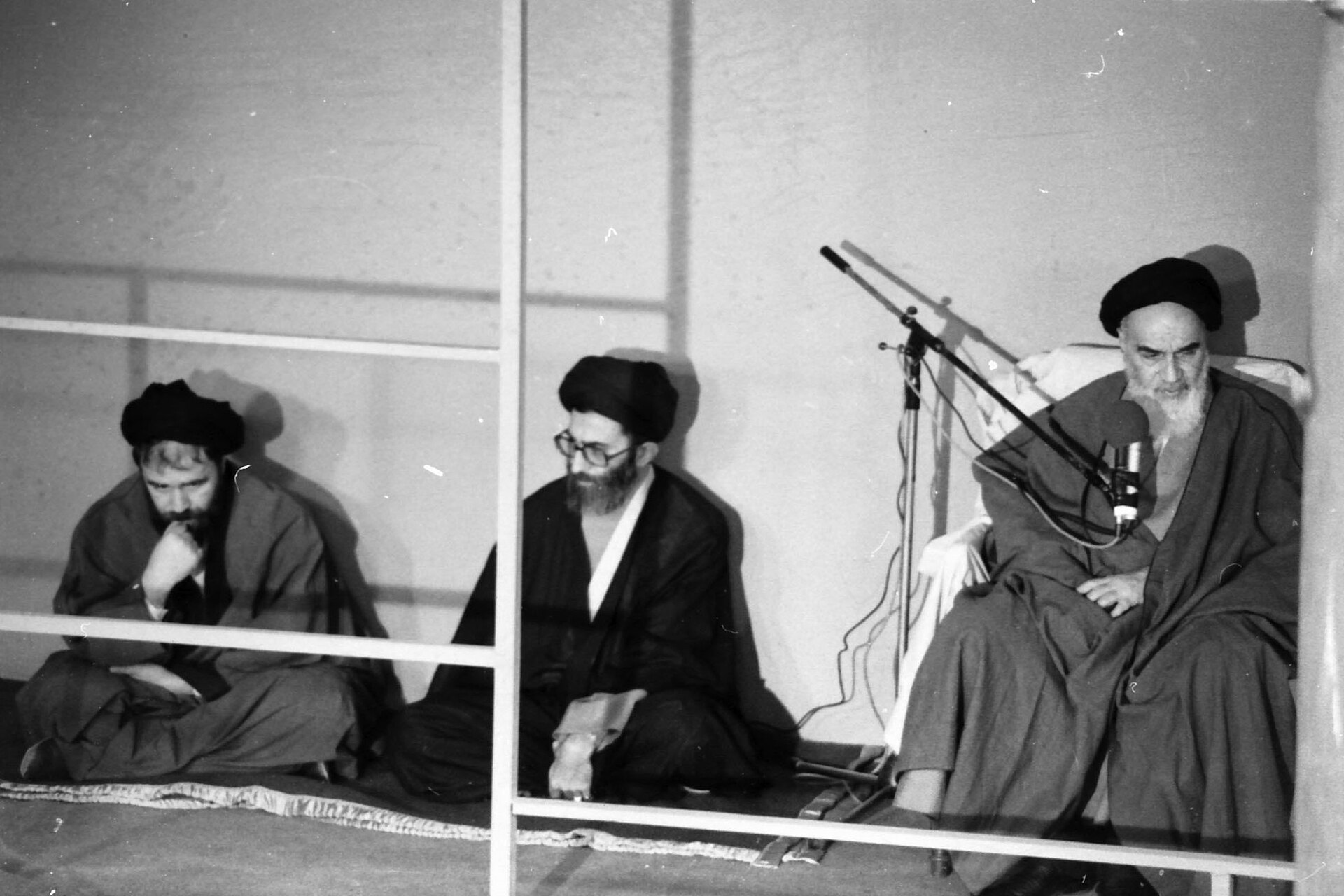 Imam Khomeini's presidential decree